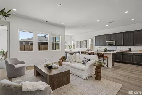 7337 Oakmont Ln, Sparks, NV 89436