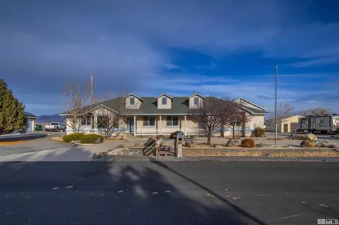 589 Saddle Horn Way, Fernley, NV 89408