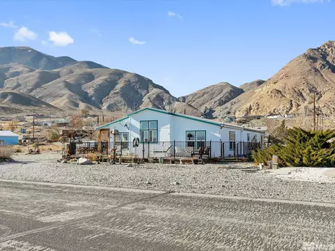 215 Golden Willow Dr, Walker Lake, NV 89415
