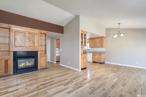 867 N Taylor St, Fallon, NV 89406 photo 2