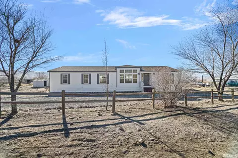 8015 Cheyenne Trl, Stagecoach, NV 89426