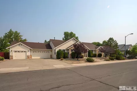 526 Greenbriar Dr, Carson City, NV 89701