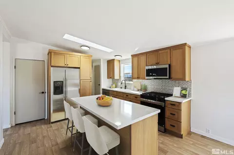 22 N Rainbow, Dayton, NV 89403