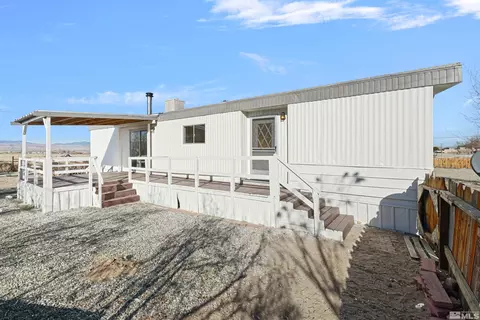 27 Buffalo Ln, Yerington, NV 89447