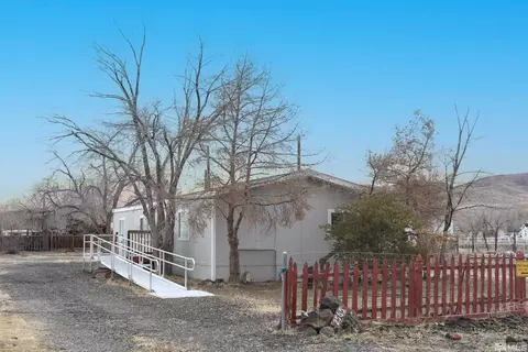 2565 Tonopah St, Silver Springs, NV 89429