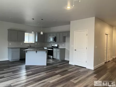 853 Great Basin Ln, Fallon, NV 89406 photo 3