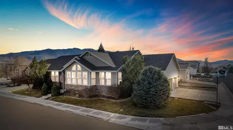142 Northpoint Cir, Dayton, NV 89403