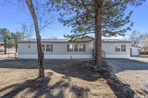 5703 Klondike Dr, Sun Valley, NV 89433