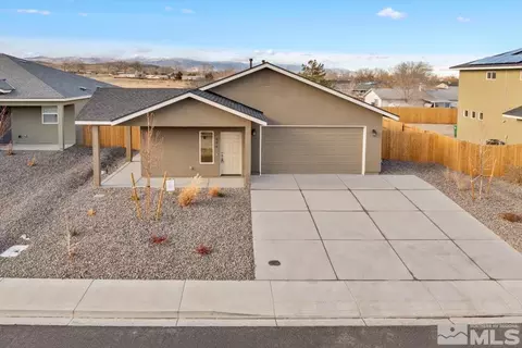 920 Agate Way, Fernley, NV 89408 photo 2