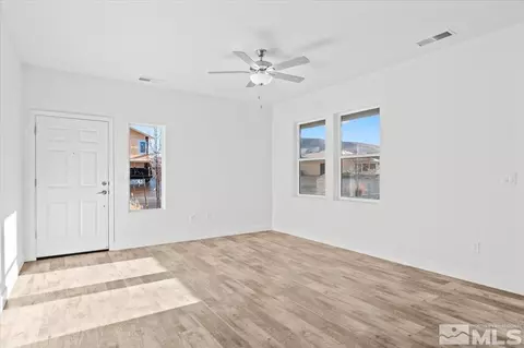 920 Agate Way, Fernley, NV 89408 photo 8