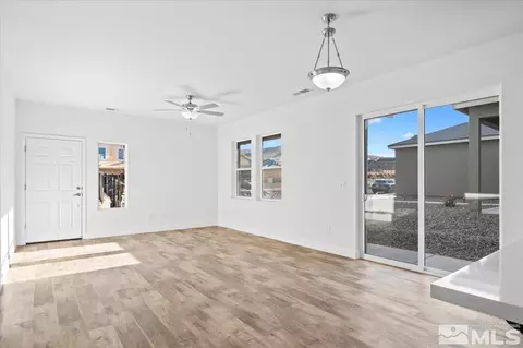 920 Agate Way, Fernley, NV 89408 photo 9