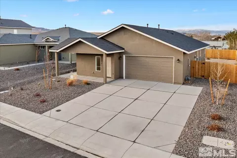 920 Agate Way, Fernley, NV 89408 photo 3