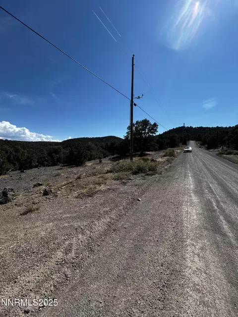2035 Silverado Rd, Reno, NV 89521 photo 5