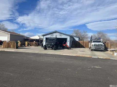 970 Green Valley Dr, Fernley, NV 89408