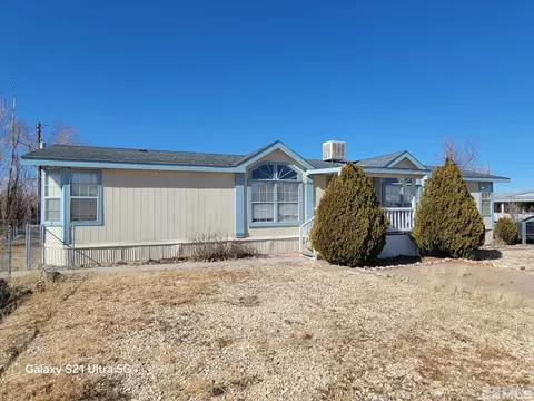 25 Buffalo Ln, Yerington, NV 89447