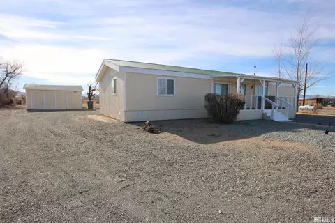 5 Basque Ln, Yerington, NV 89447