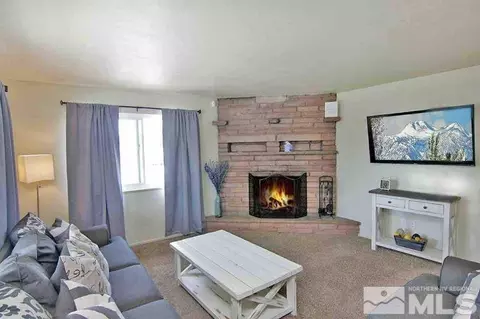 582 E St, Sparks, NV 89431 photo 3