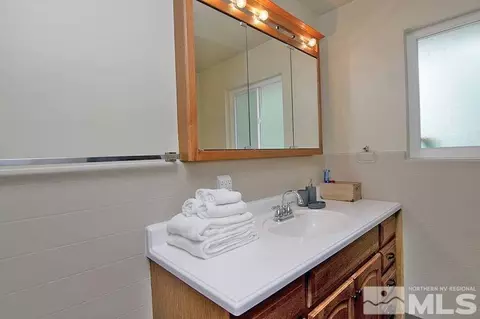 582 E St, Sparks, NV 89431 photo 9