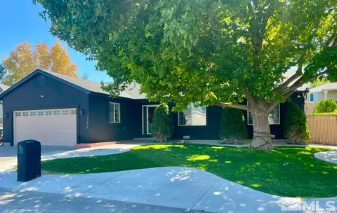 5284 Offenhauser Dr, Winnemucca, NV 89445