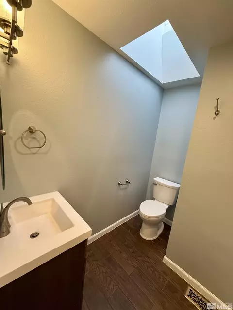 Bath - 255 Drumm Ln, Fallon, NV 89406 photo 2 of 4