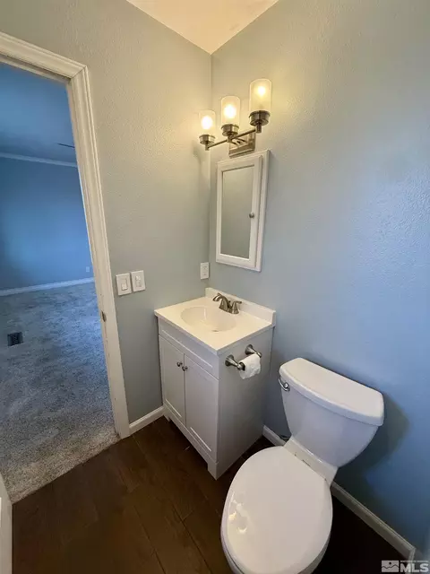 Bath - 255 Drumm Ln, Fallon, NV 89406 photo 1 of 4