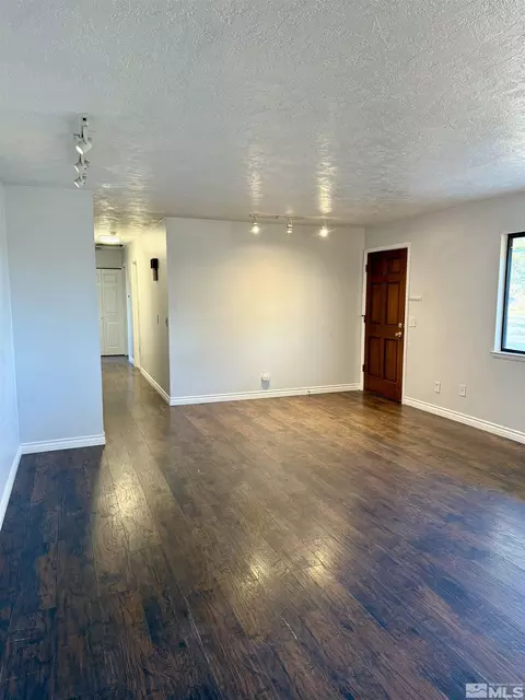Living - 255 Drumm Ln, Fallon, NV 89406 photo 2 of 6