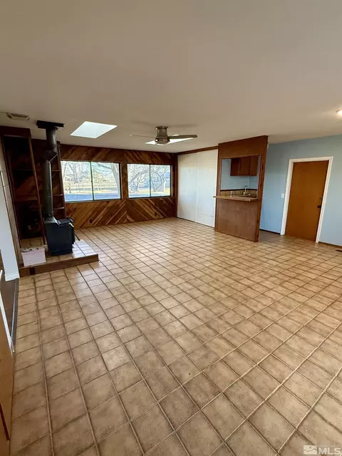 Living - 255 Drumm Ln, Fallon, NV 89406 photo 3 of 6