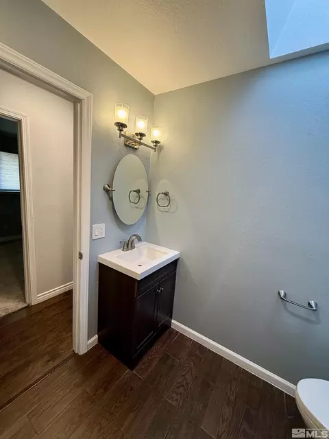 Bath - 255 Drumm Ln, Fallon, NV 89406 photo 4 of 4