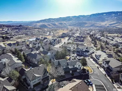 2104 Falling Star Loop, Reno, NV 89523 photo 6