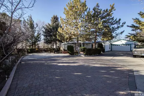 5575 Paullo Ln, Sun Valley, NV 89433