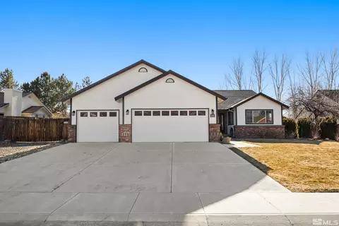 1009 Silveranch Dr, Gardnerville, NV 89460