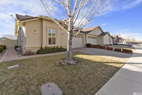 11055 Lamour Ln, Reno, NV 89521