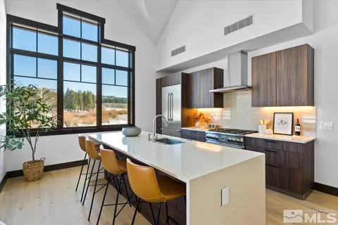 46 Beach Club Dr #907, Stateline, NV 89449