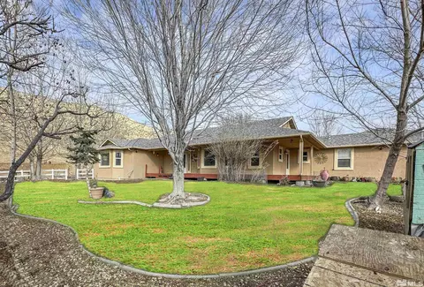 200 Descanso Ln, Sparks, NV 89441