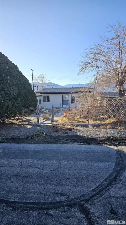 921 I St, Hawthorne, NV 89415