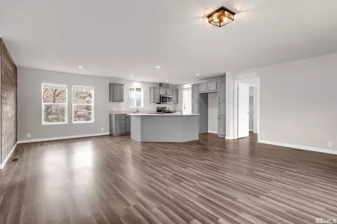 17620 Cold Springs Dr, Reno, NV 89508