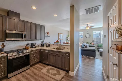 11024 Colton Dr, Reno, NV 89521 photo 2