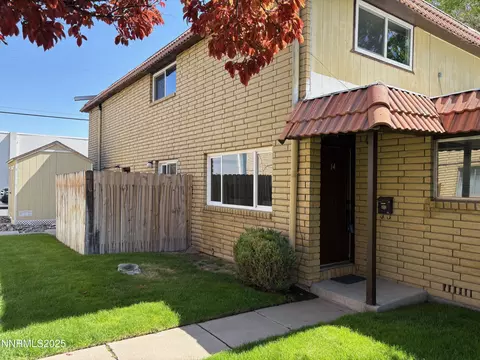 3316 Woodside Dr #14, Carson City, NV 89701