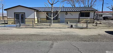 864 K St, Hawthorne, NV 89415