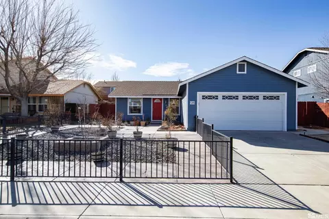 128 Desert Springs Ln, Fernley, NV 89408
