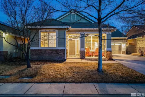 10240 Grizzly Hill Ct, Reno, NV 89521