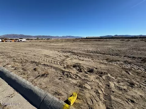 240 Sage St, Hawthorne, NV 89415