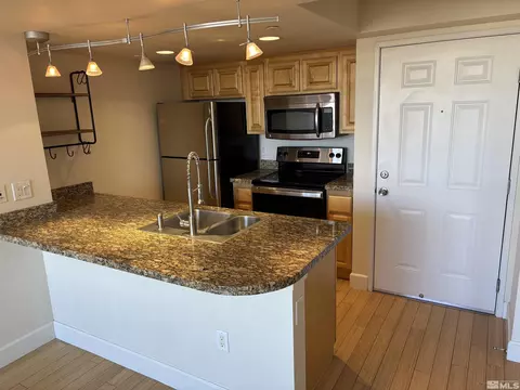 450 N Arlington Ave #909, Reno, NV 89503