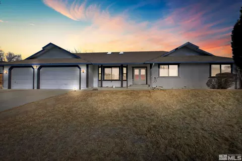 665 Aswan St, Sparks, NV 89441