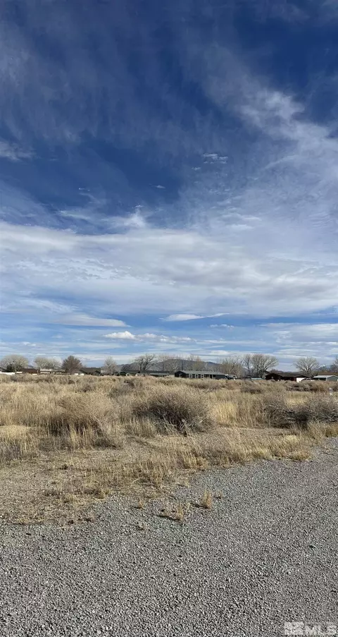 28 Northridge Dr, Yerington, NV 89447