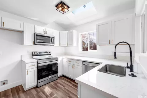6768 Peppermint Ct, Reno, NV 89506