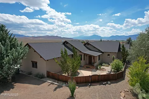 10 Dee Ct, Smith Valley, NV 89430