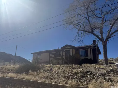 111 Magnolia Ave, Tonopah, NV 89049