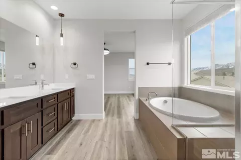 Bath - 258 Commodore Dr, Verdi, NV 89439 photo 3 of 6