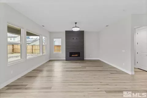 Living - 258 Commodore Dr, Verdi, NV 89439 photo 5 of 5